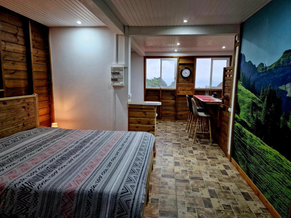 Hillview Studio Apartment La Trinite Bagian luar foto