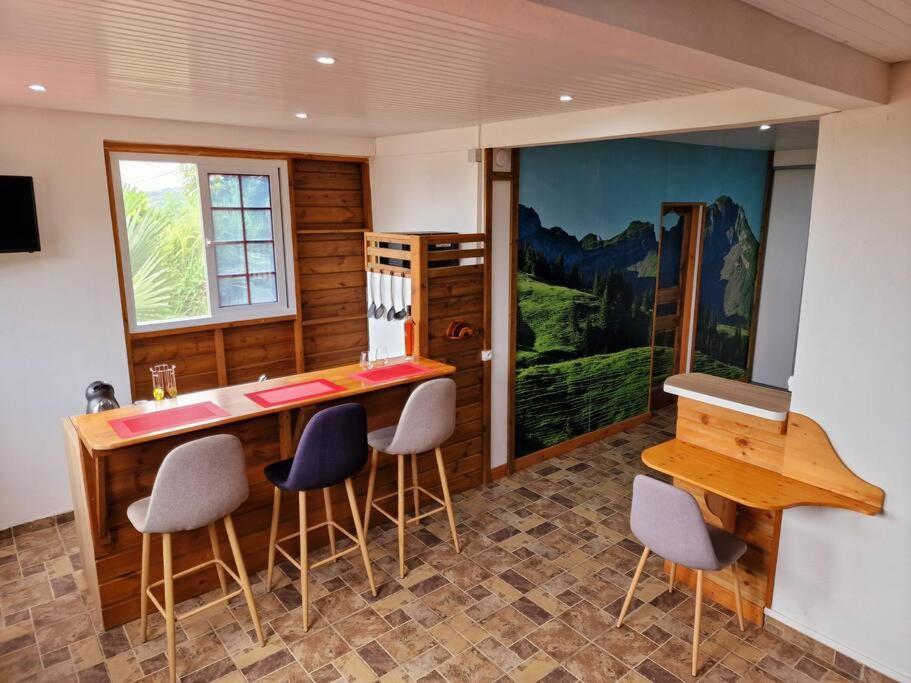 Hillview Studio Apartment La Trinite Bagian luar foto