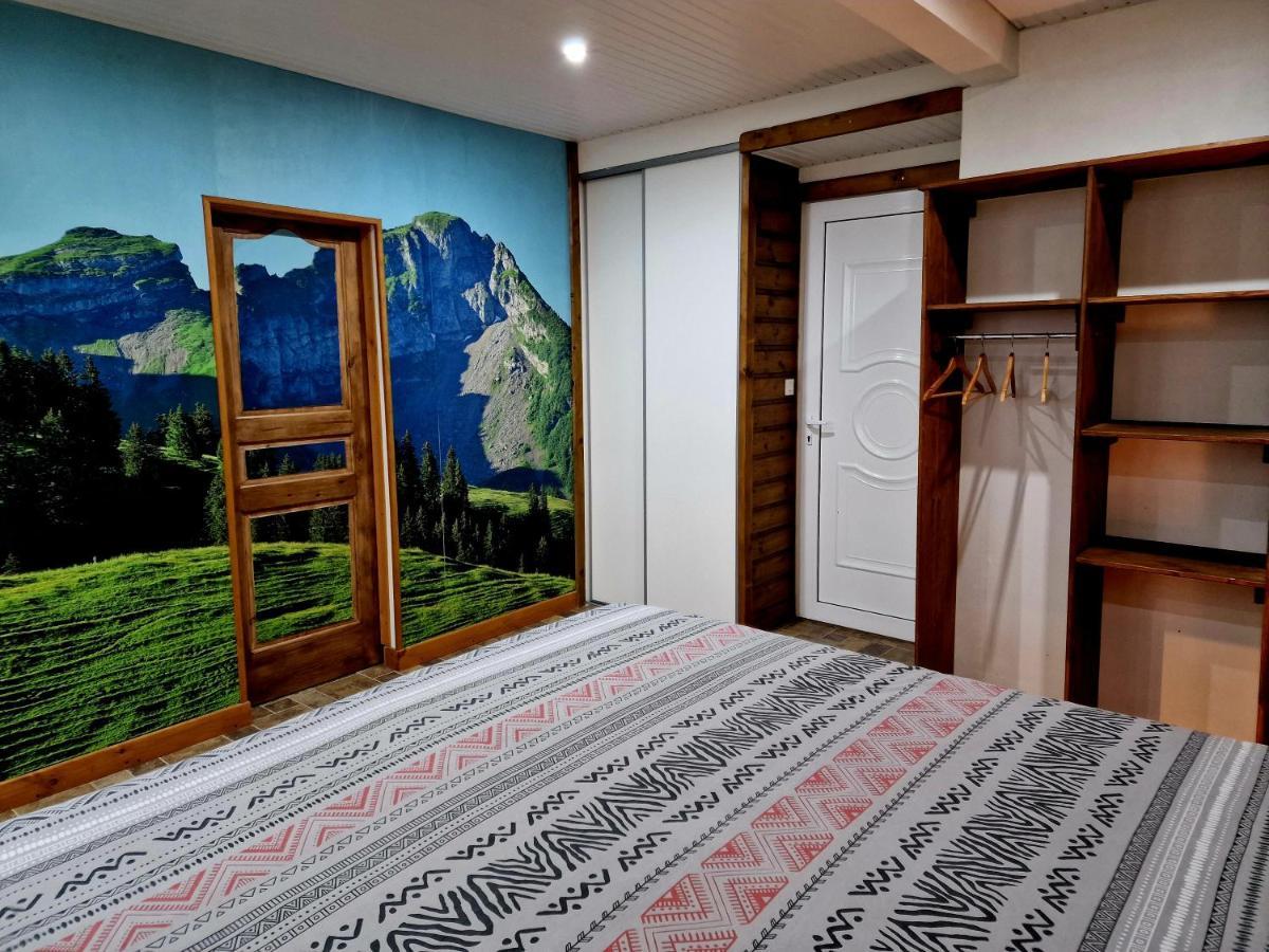 Hillview Studio Apartment La Trinite Bagian luar foto